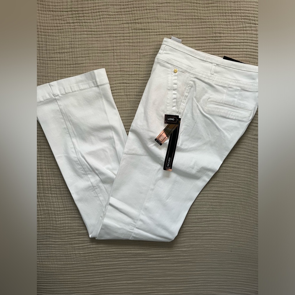 Women’s size 6 - 151 white trouser pants, long fit